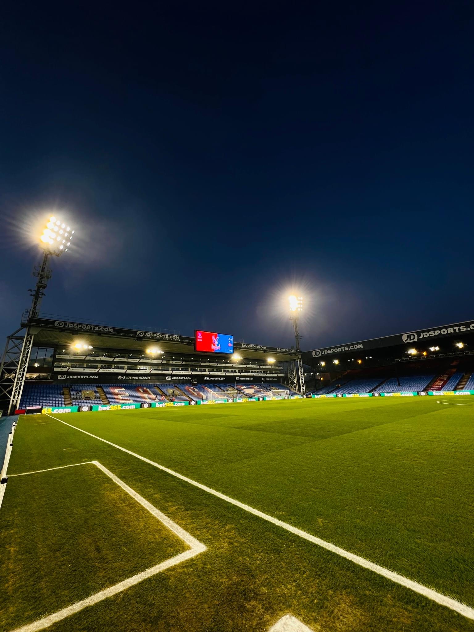 曼联客场大胜水晶宫，赢得激动战