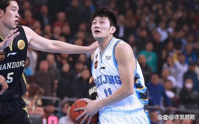 关于球队老将经验发挥作用，为球队打下坚实基础的信息