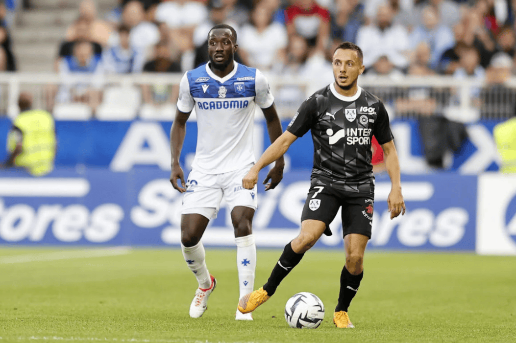 关于亚眠主场大胜圣埃蒂安,力压对手的信息 关于亚眠主场大胜圣埃蒂安,力压对手的信息