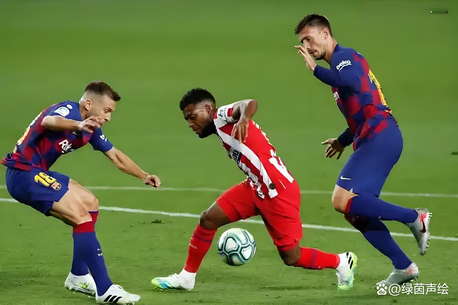 球员之间的对抗激烈异常，竞争激烈