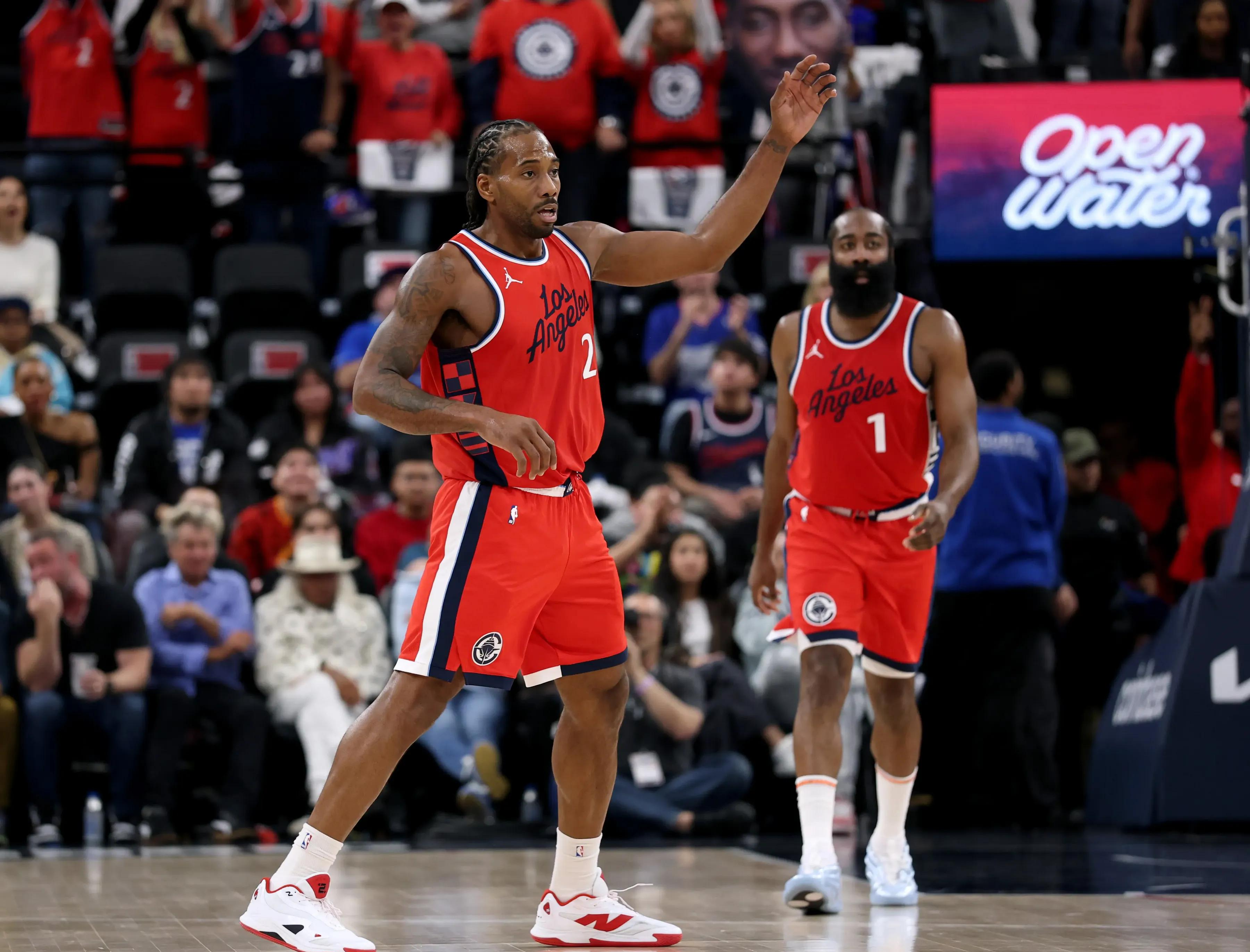 雄鹿逆转掘金，继续保持不败的简单介绍