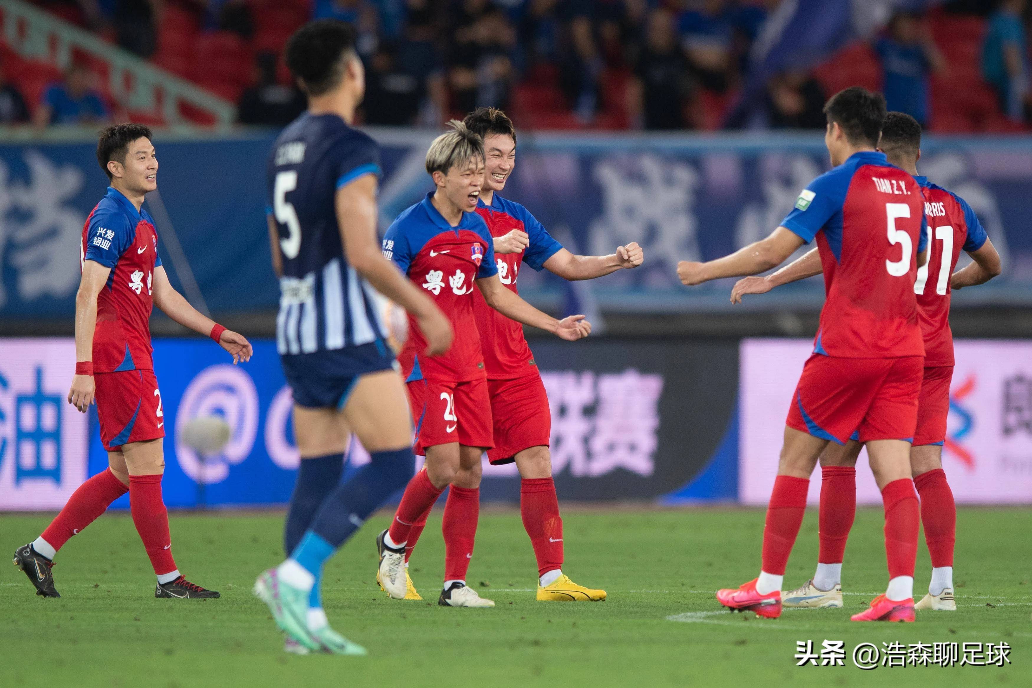 包含关注中超最新动态，球队实力飙升追逐胜利的词条