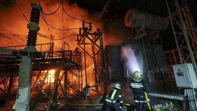 包含阿尔巴尼亚客场不敌乌克兰，被对手逆转的词条