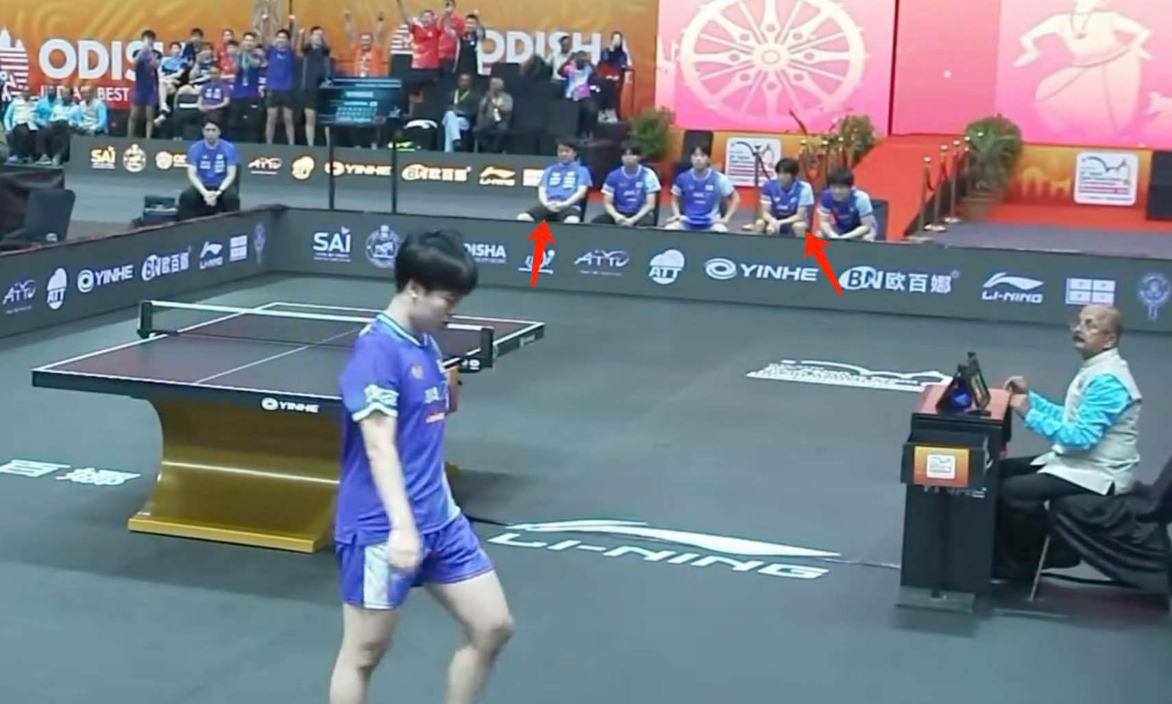 包含英格兰碾压世界网球队，马龙完成史诗逆转顶尖较量半决赛，锁定晋级资格的词条