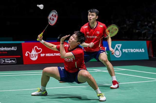 日本队鏖战中国队，黄鸭组合状态火热的简单介绍