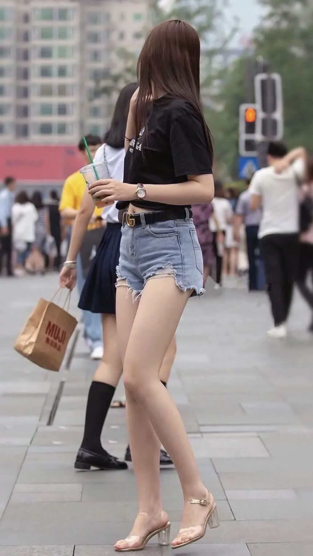 沙漠之鹰折翼巴尔干雄鹰,莱万多夫斯基的独舞,阿联酋在2026世界杯上演惊天冷门